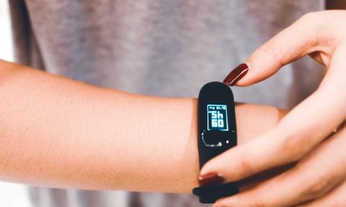 Fitbit Data Streams Enabled Accurate Prediction of Mood Shifts in Patients with Bipolar Disorder Fitbit Data Streams Enabled Accurate Prediction of Mood Shifts in Patients with Bipolar Disorder